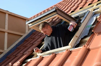 Pose de fenêtres de toit Velux à Menouville